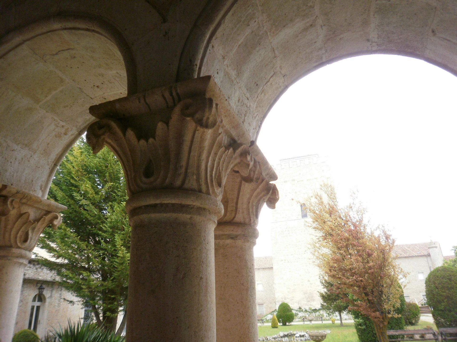 Fotografía de unas columnas